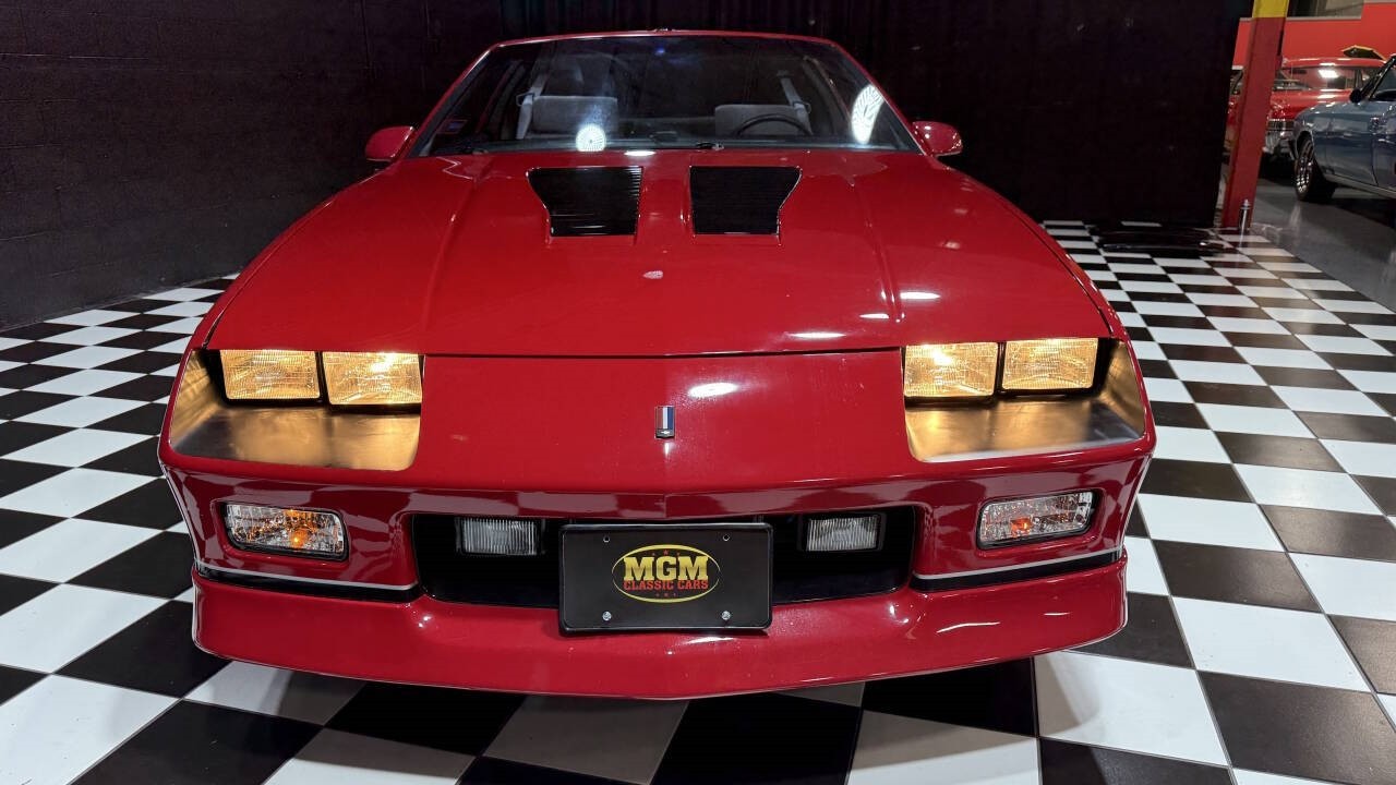 Chevrolet-Camaro-1986-Hatchback-11