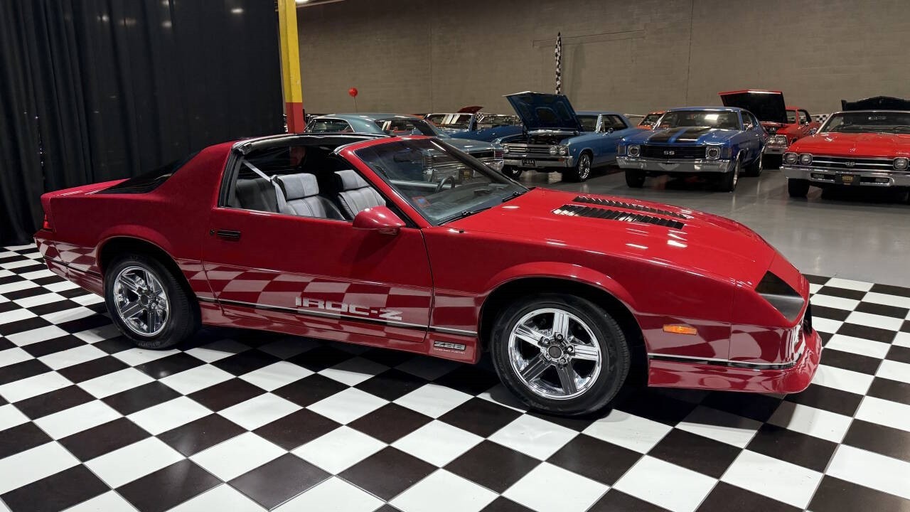Chevrolet-Camaro-1986-Hatchback-14