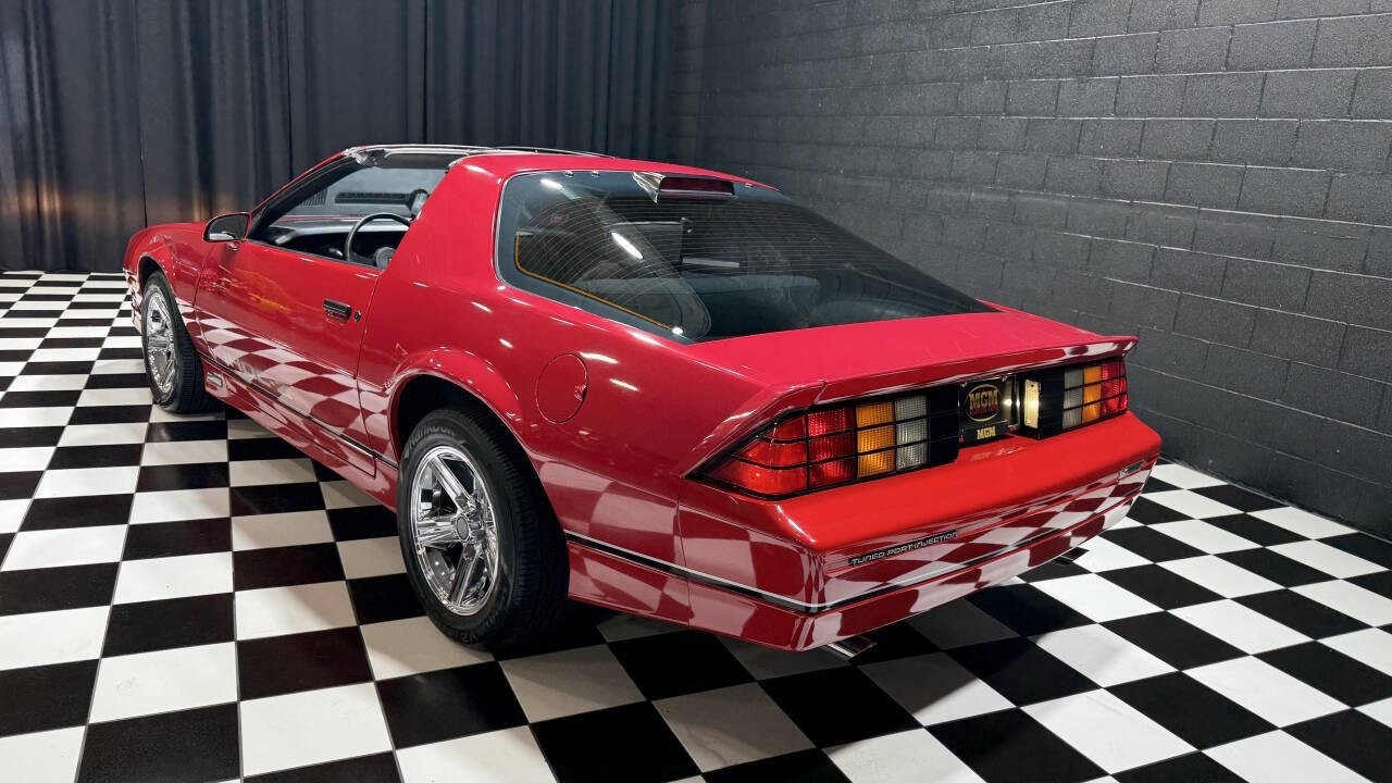 Chevrolet-Camaro-1986-Hatchback-16