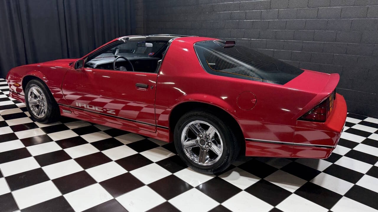 Chevrolet-Camaro-1986-Hatchback-17
