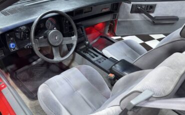 Chevrolet-Camaro-1986-Hatchback-2