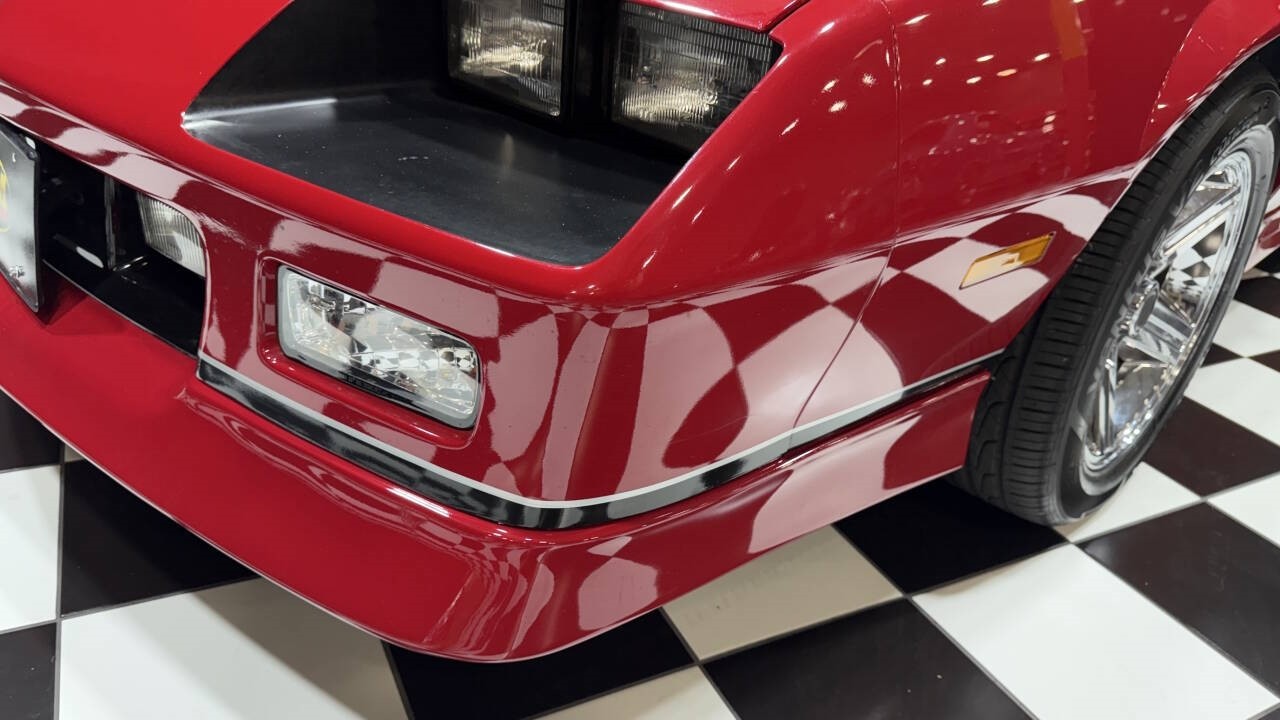 Chevrolet-Camaro-1986-Hatchback-20