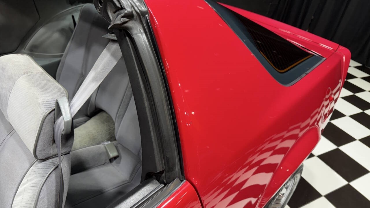 Chevrolet-Camaro-1986-Hatchback-24