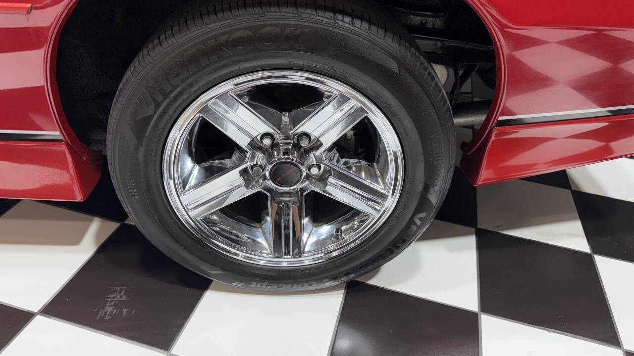 Chevrolet-Camaro-1986-Hatchback-39