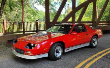 Chevrolet-Camaro-1986-Red-Red