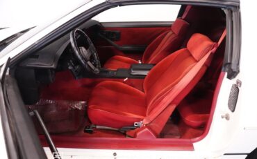 Chevrolet-Camaro-1986-White-Red-1