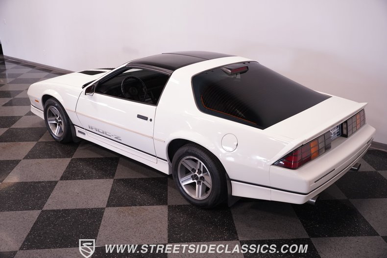 Chevrolet-Camaro-1986-White-Red-10