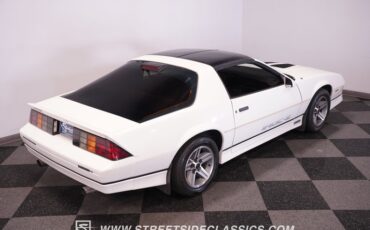 Chevrolet-Camaro-1986-White-Red-13