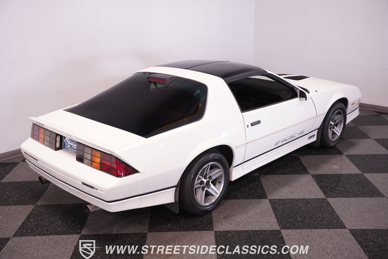 Chevrolet-Camaro-1986-White-Red-13