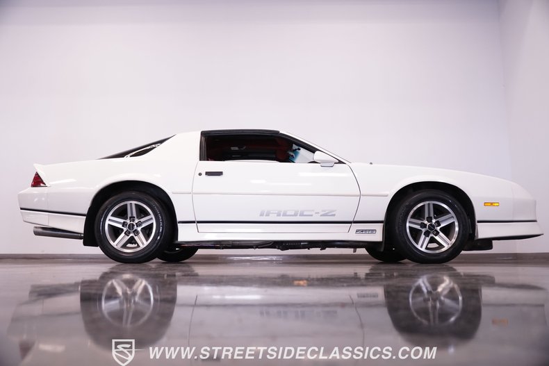 Chevrolet-Camaro-1986-White-Red-14