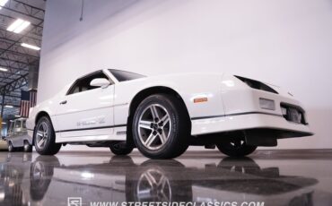 Chevrolet-Camaro-1986-White-Red-19