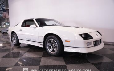 Chevrolet-Camaro-1986-White-Red-20