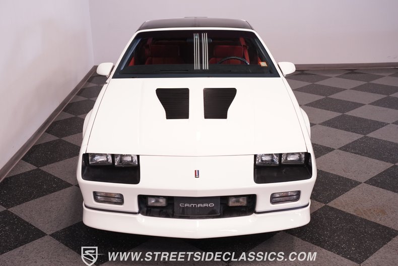 Chevrolet-Camaro-1986-White-Red-22