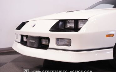 Chevrolet-Camaro-1986-White-Red-23