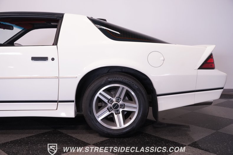 Chevrolet-Camaro-1986-White-Red-25