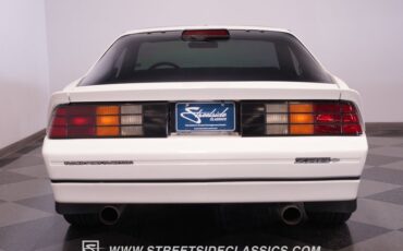 Chevrolet-Camaro-1986-White-Red-26