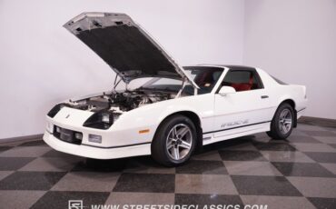 Chevrolet-Camaro-1986-White-Red-30