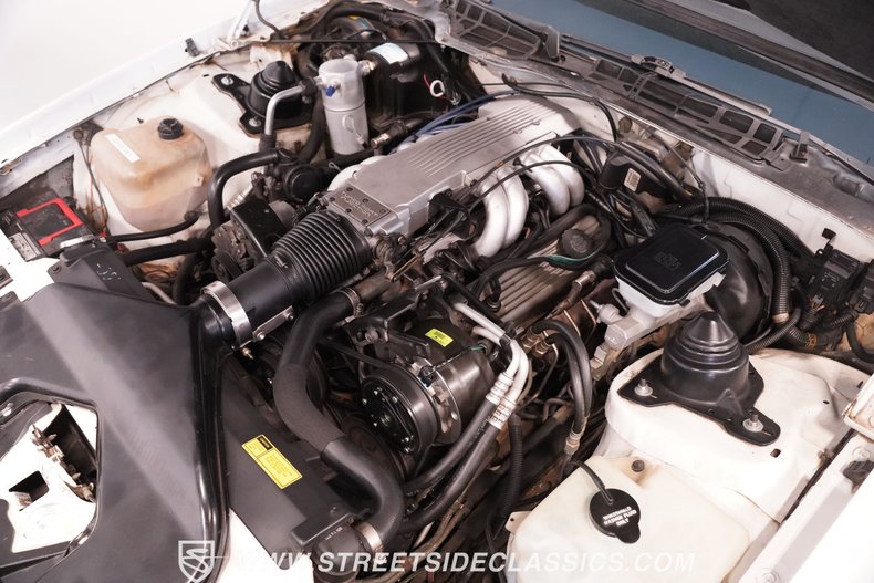 Chevrolet-Camaro-1986-White-Red-31