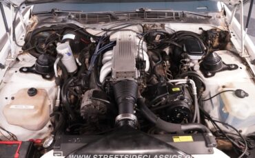 Chevrolet-Camaro-1986-White-Red-32