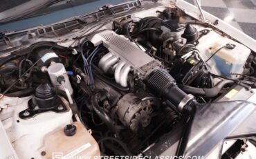 Chevrolet-Camaro-1986-White-Red-33