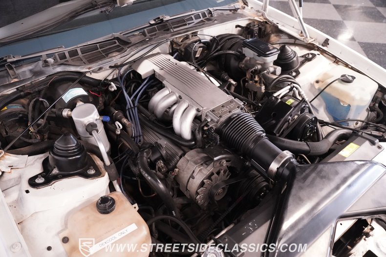 Chevrolet-Camaro-1986-White-Red-33