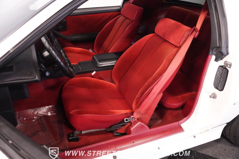 Chevrolet-Camaro-1986-White-Red-37