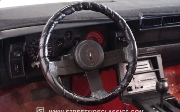 Chevrolet-Camaro-1986-White-Red-38