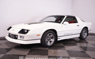 Chevrolet-Camaro-1986-White-Red-4