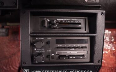 Chevrolet-Camaro-1986-White-Red-43