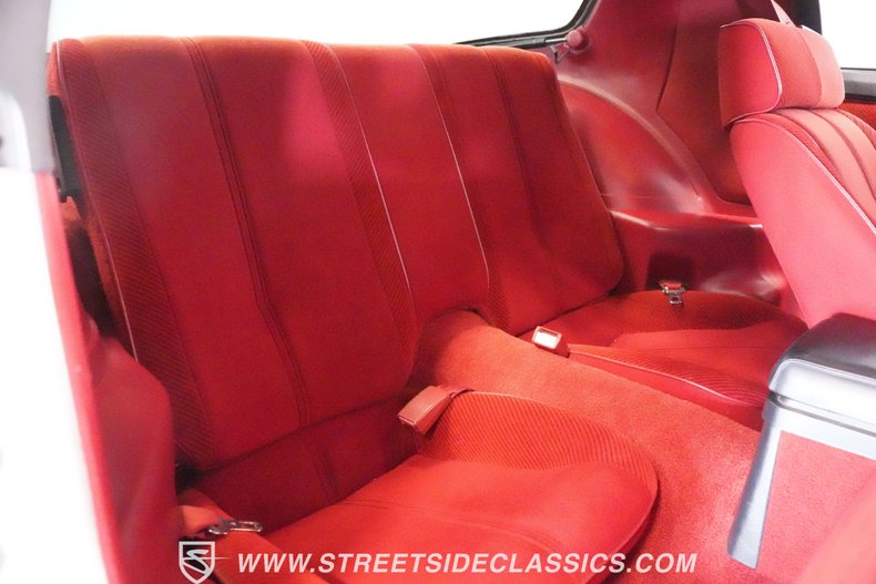 Chevrolet-Camaro-1986-White-Red-46