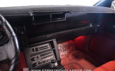 Chevrolet-Camaro-1986-White-Red-47