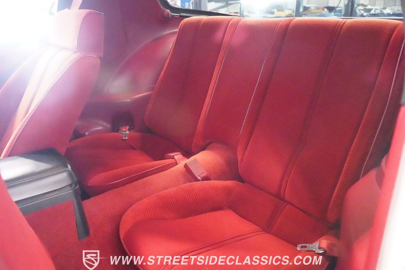 Chevrolet-Camaro-1986-White-Red-49