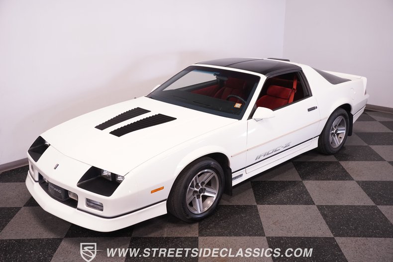 Chevrolet-Camaro-1986-White-Red-5