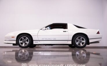 Chevrolet-Camaro-1986-White-Red-6