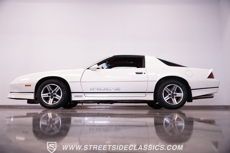 Chevrolet-Camaro-1986-White-Red-6