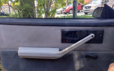 Chevrolet-Camaro-1987-Coupe-12