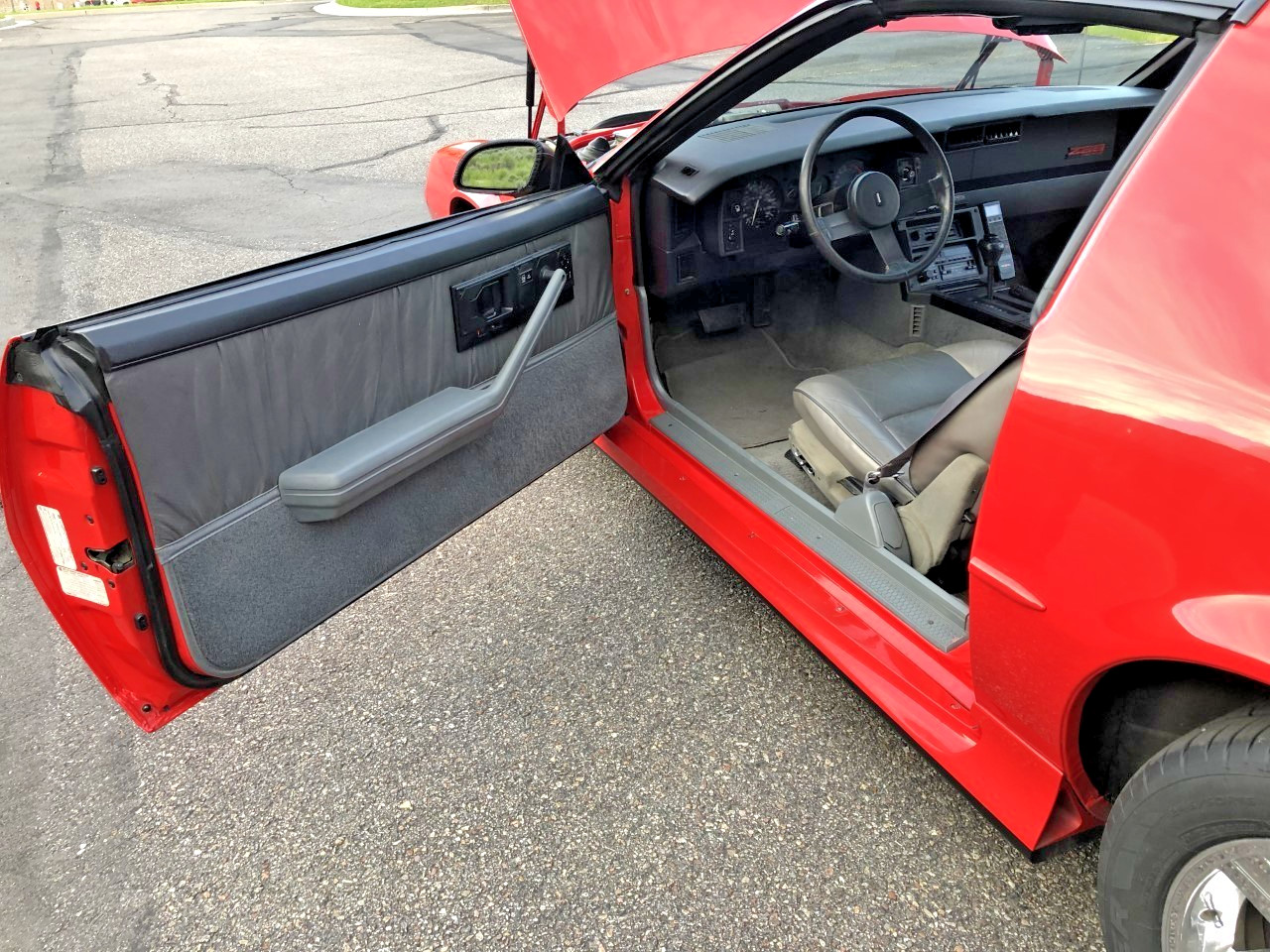 Chevrolet-Camaro-1987-Coupe-13