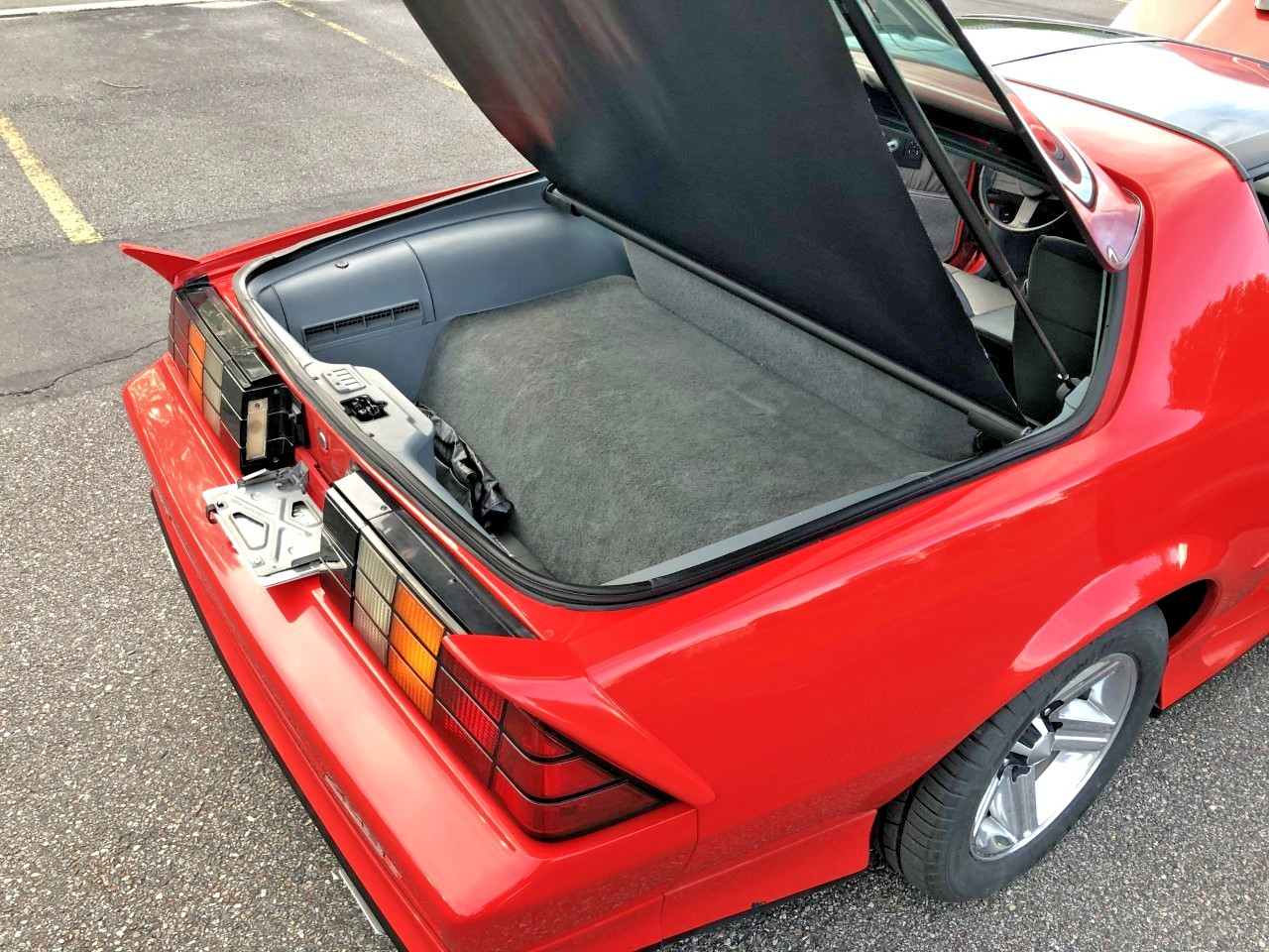 Chevrolet-Camaro-1987-Coupe-14