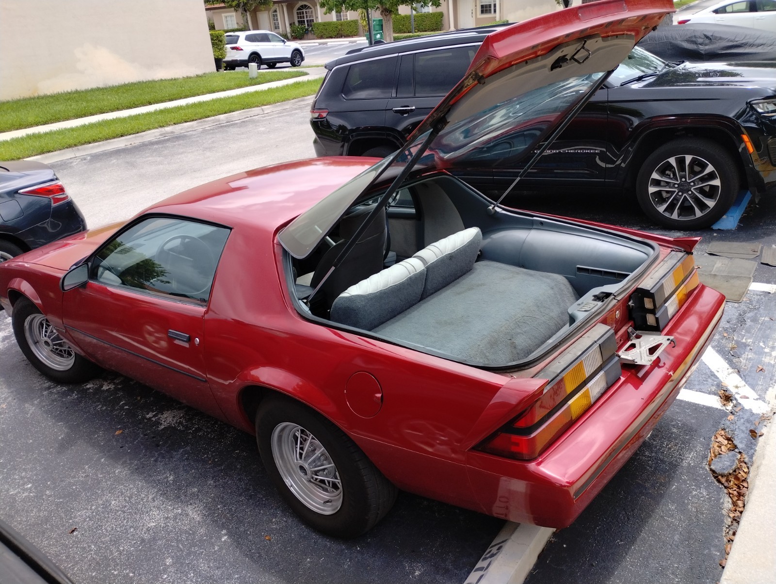 Chevrolet-Camaro-1987-Coupe-16