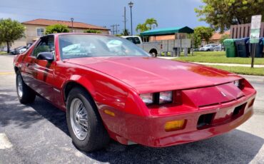 Chevrolet-Camaro-1987-Coupe-2
