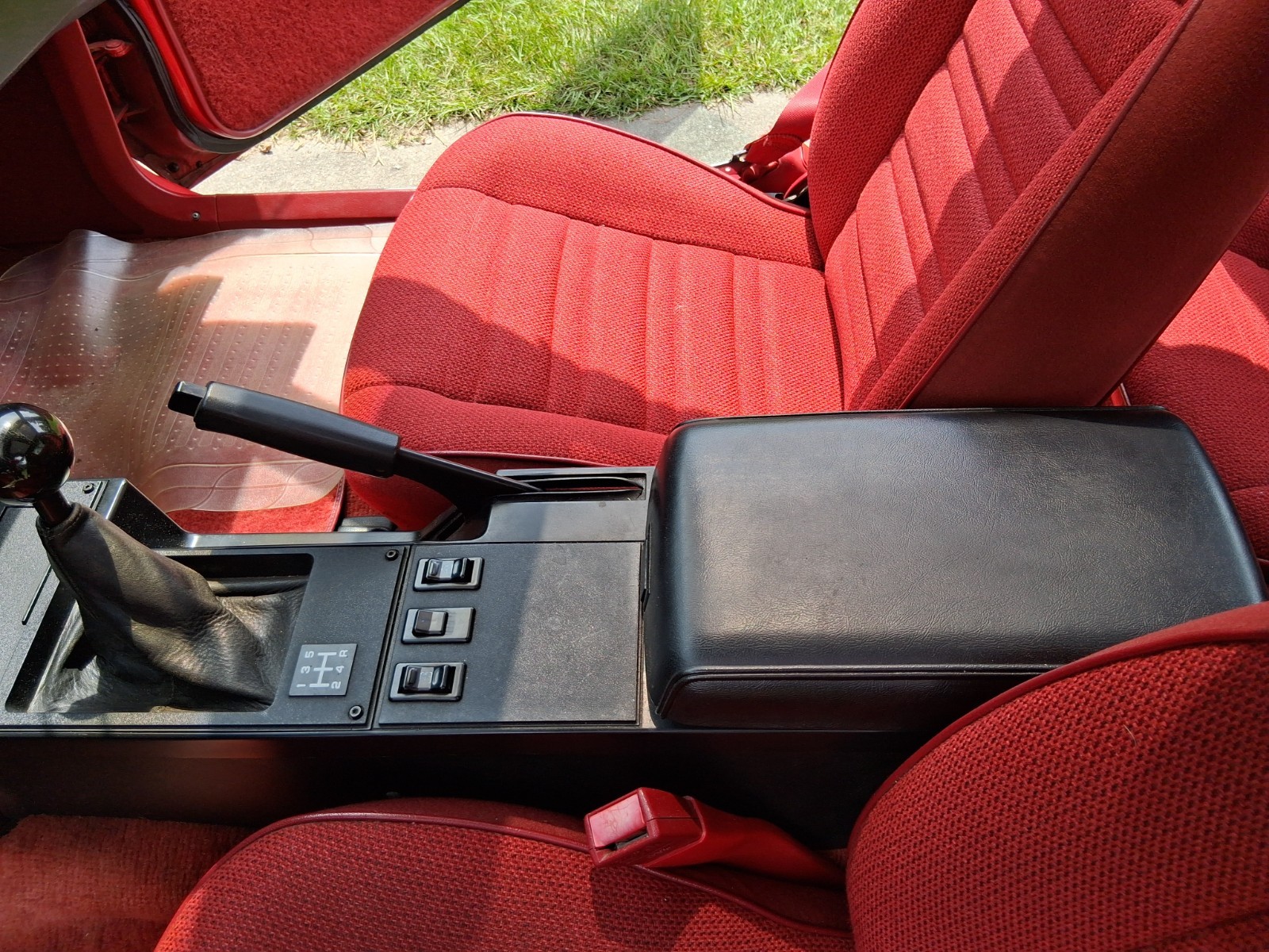 Chevrolet-Camaro-1988-Coupe-22
