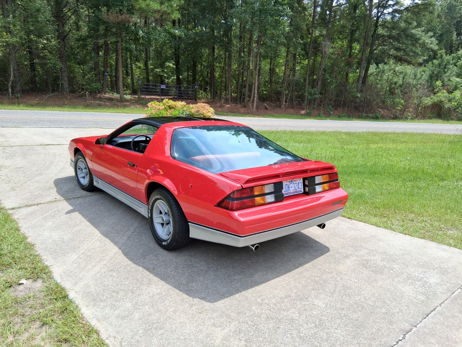 Chevrolet-Camaro-1988-Coupe-3