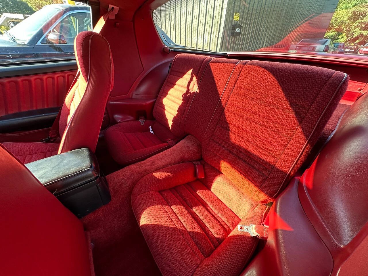 Chevrolet-Camaro-1988-Hatchback-10