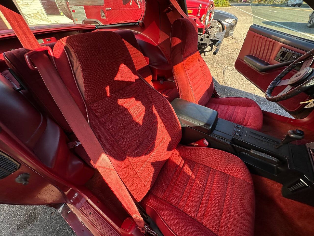 Chevrolet-Camaro-1988-Hatchback-15