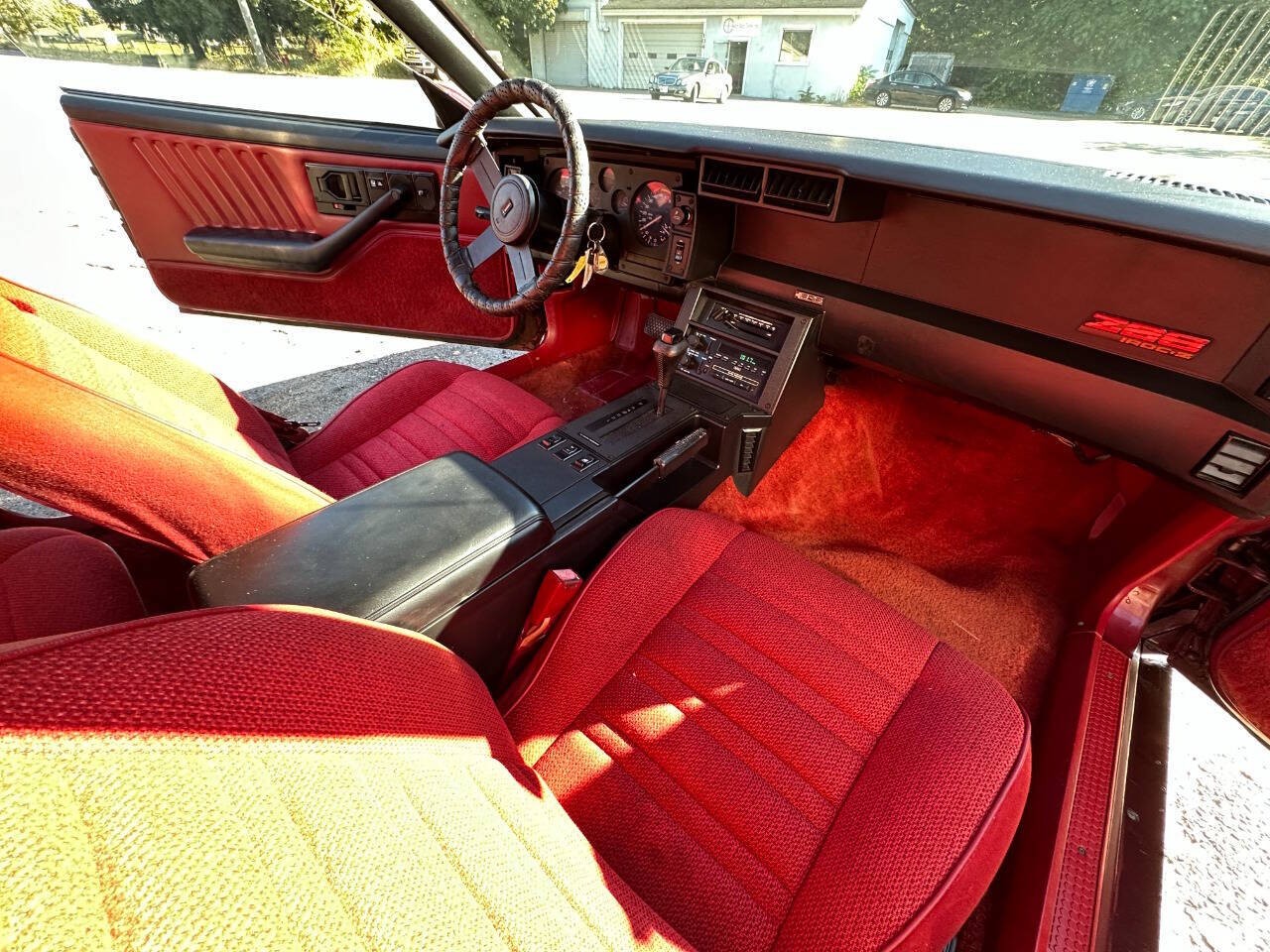 Chevrolet-Camaro-1988-Hatchback-18