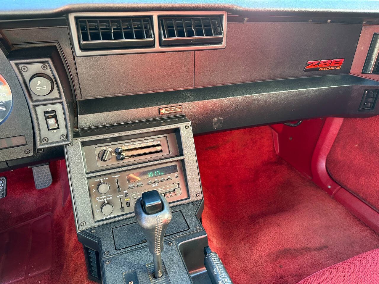 Chevrolet-Camaro-1988-Hatchback-22
