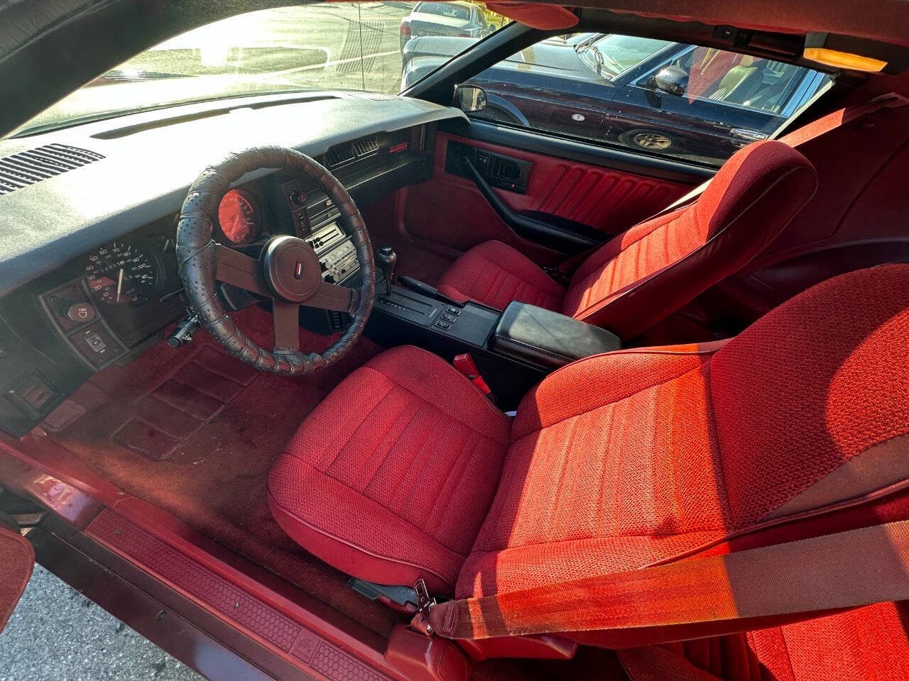Chevrolet-Camaro-1988-Hatchback-8
