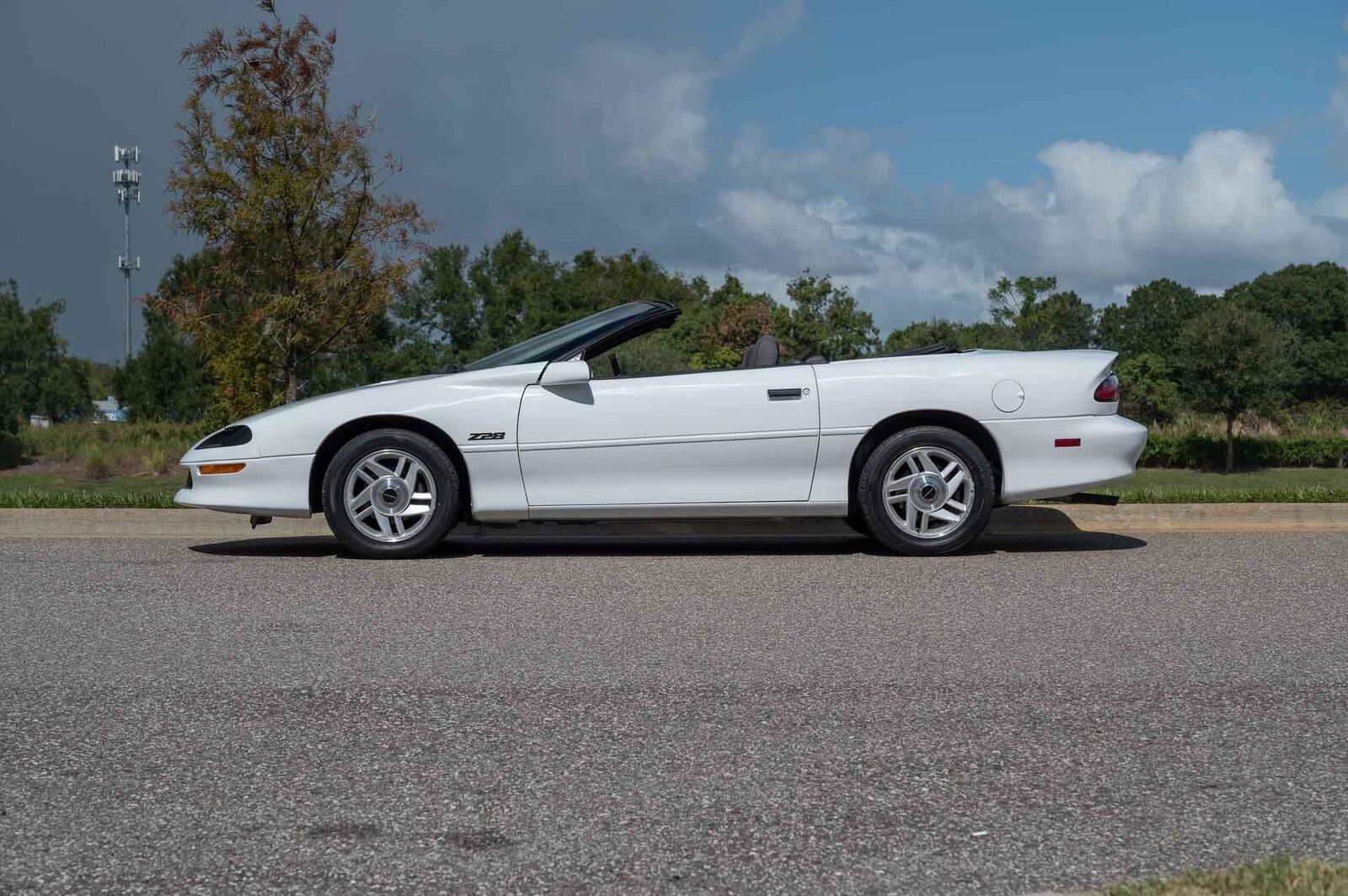 Chevrolet-Camaro-1995-2-Door-1