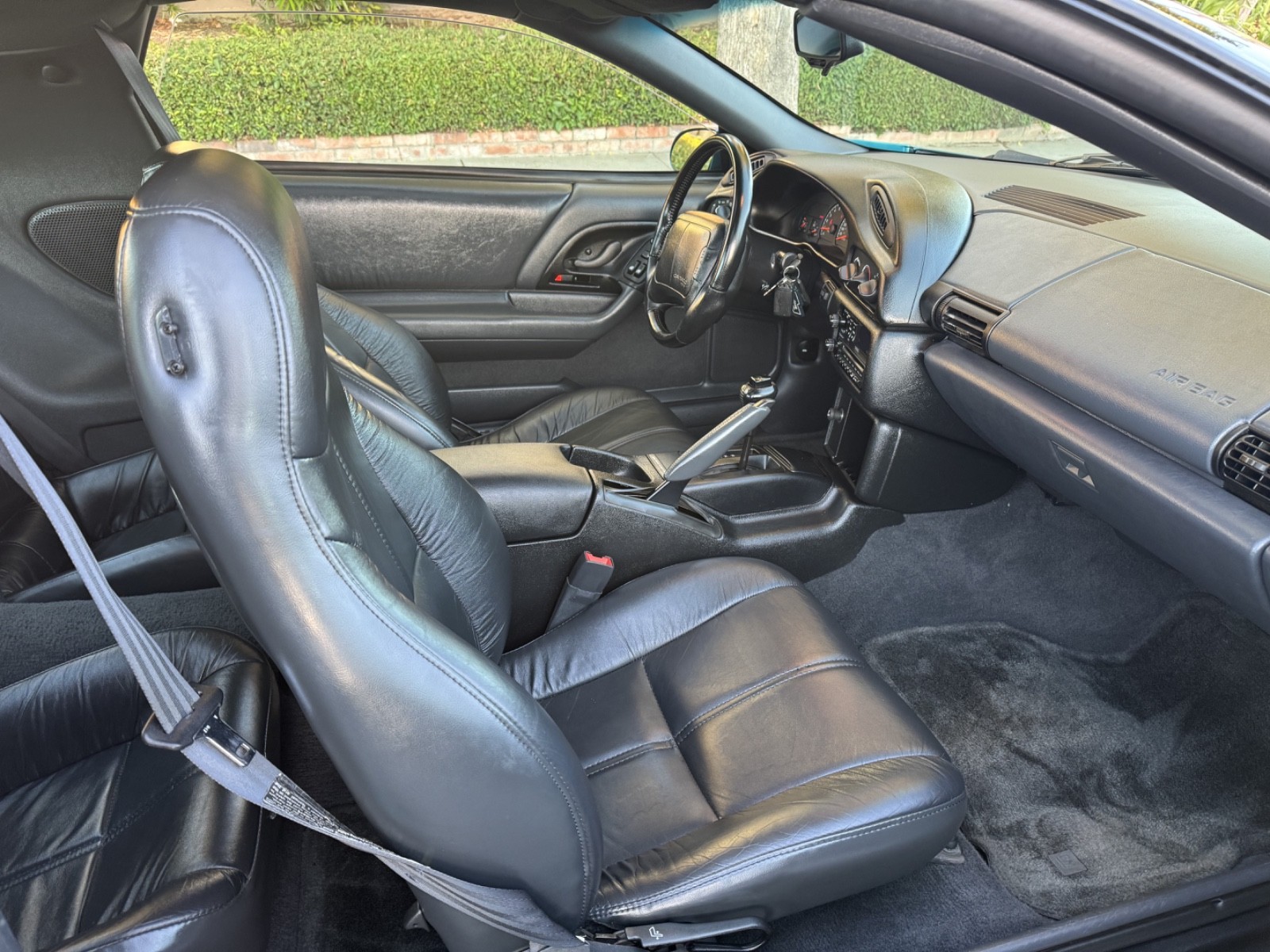 Chevrolet-Camaro-1995-Coupe-11