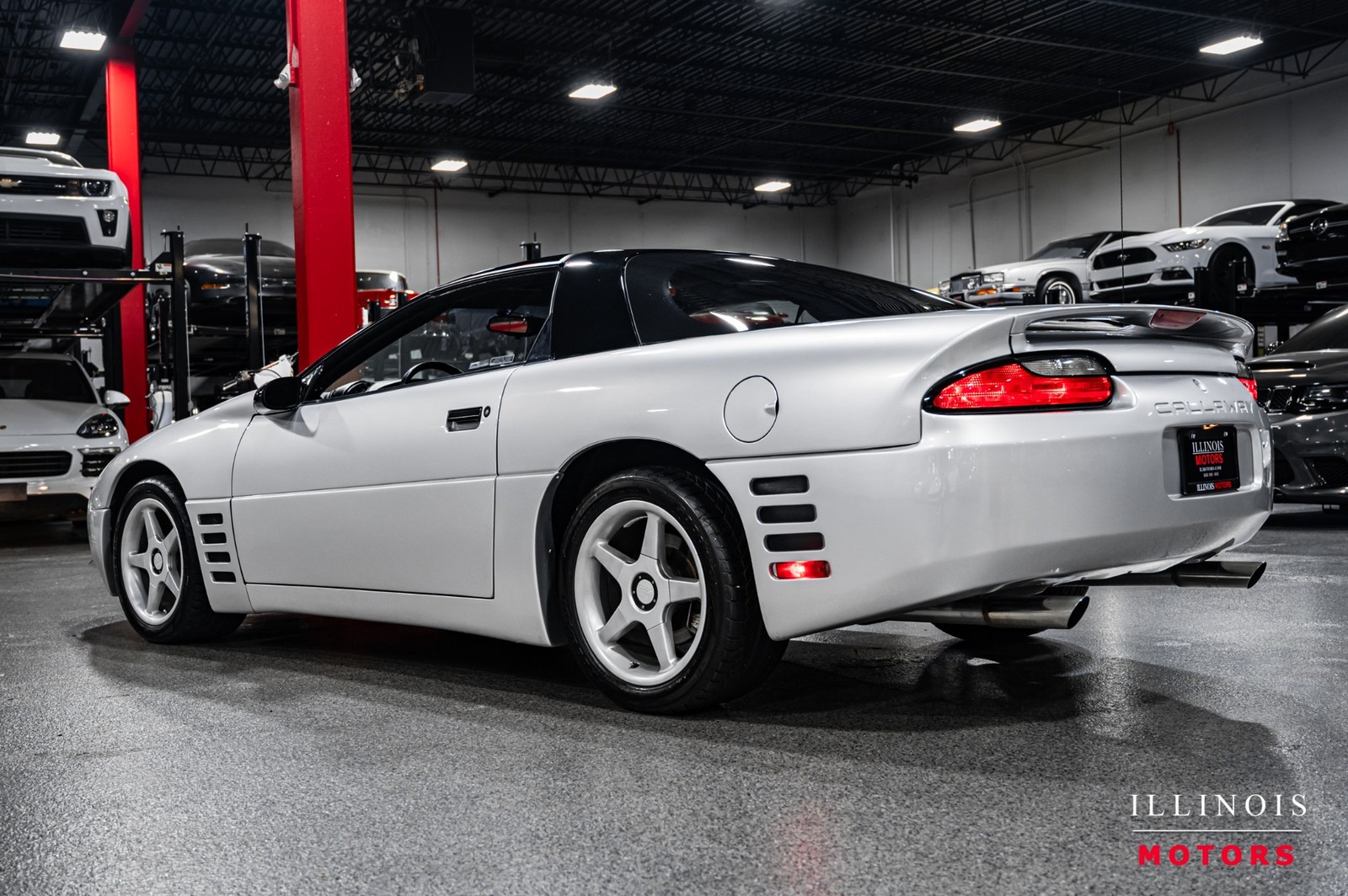 Chevrolet-Camaro-1995-Hatchback-2